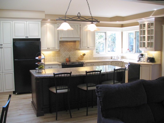 Hampton traditional-kitchen