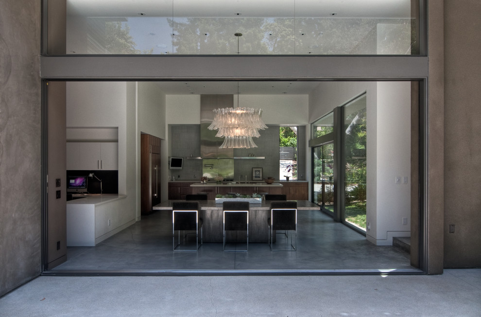 Contemporary kitchen/dining combo in Los Angeles.