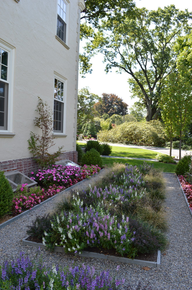 Photo of a traditional formal garden for summer in Philadelphia.