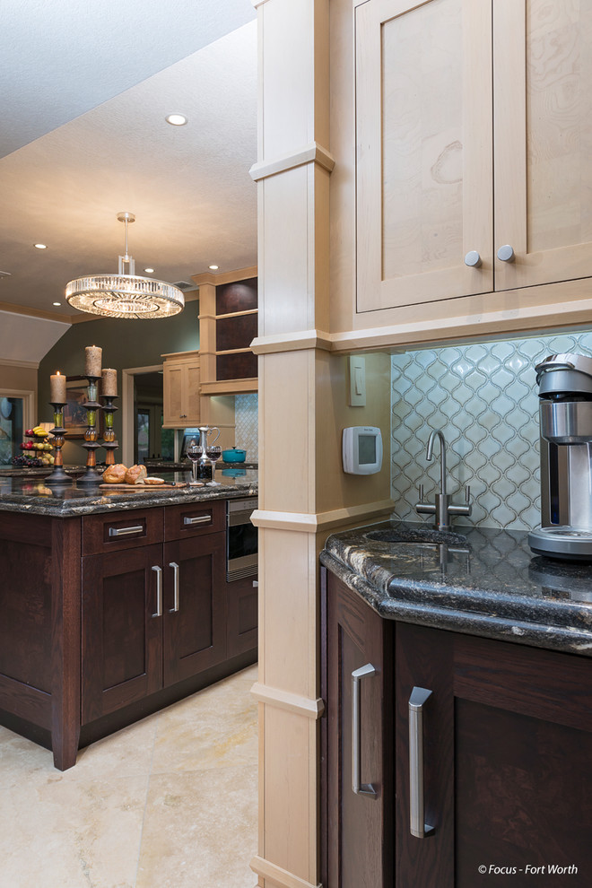 Transitional kitchen photo in Dallas