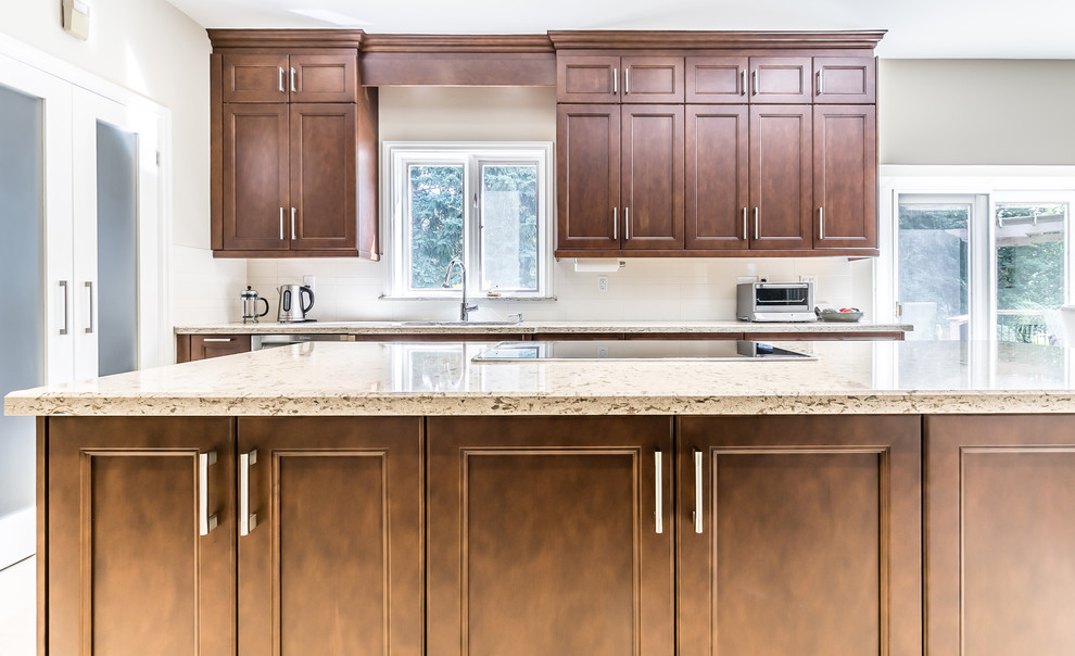 Transitional kitchen photo in Toronto