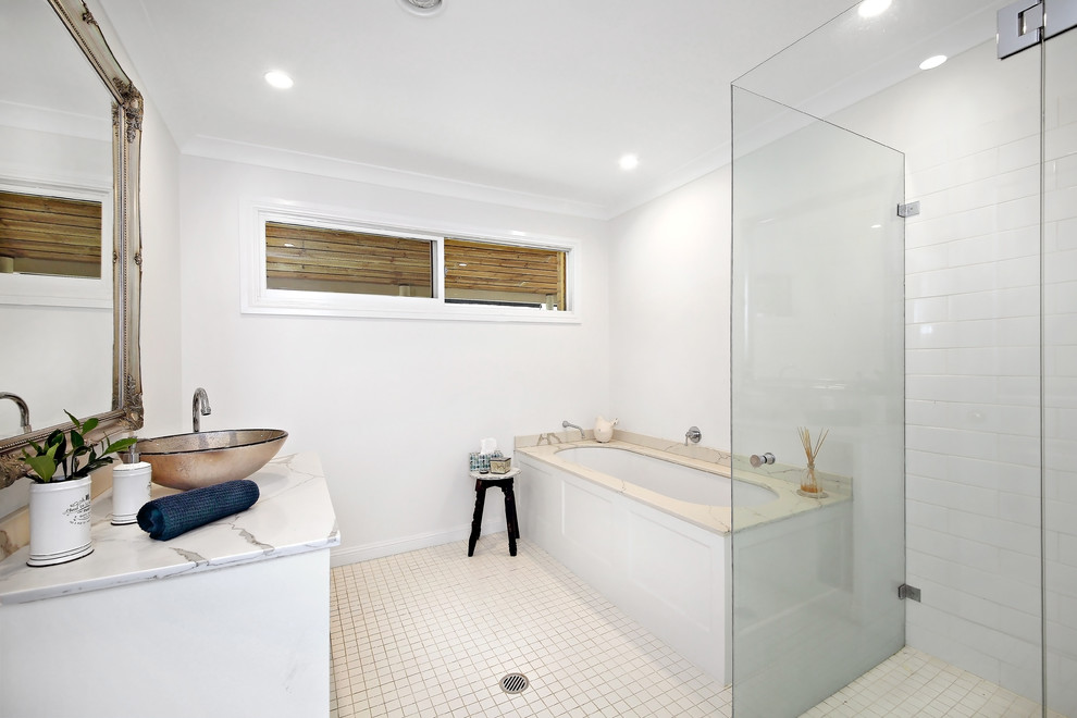 Design ideas for a transitional bathroom in Newcastle - Maitland.