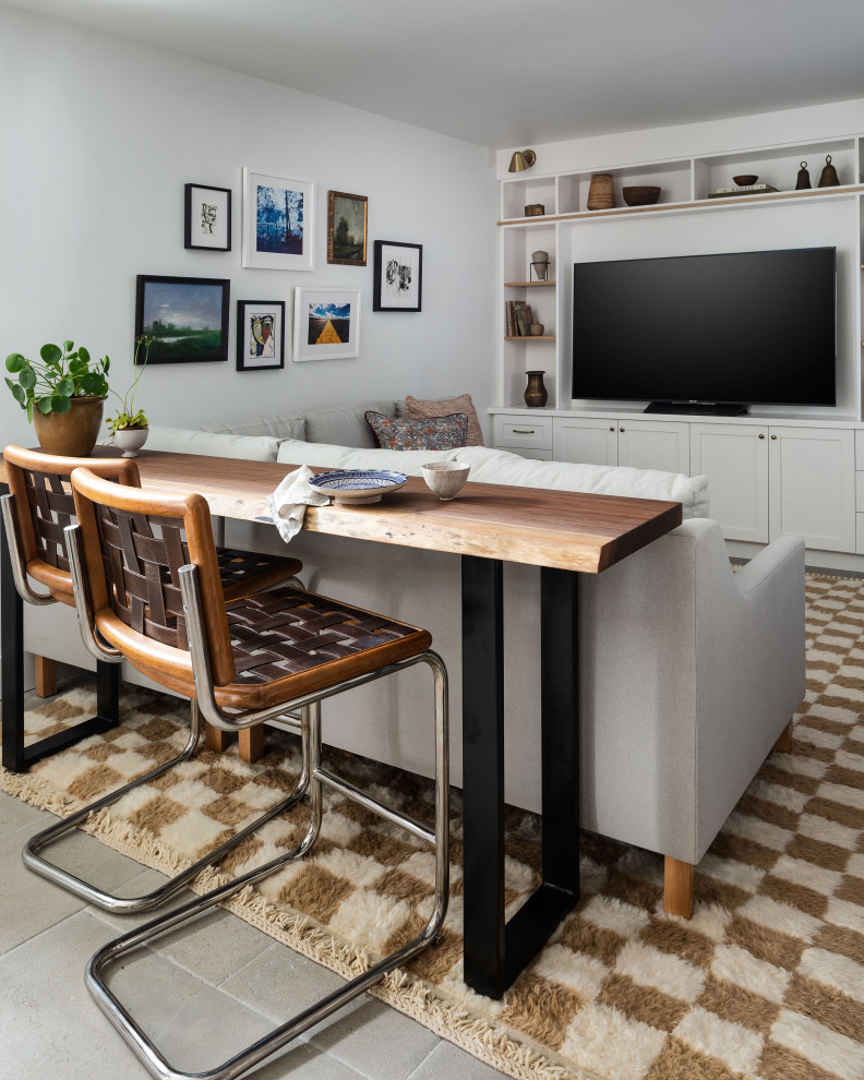 Idee per una piccola taverna scandinava con pareti bianche, pavimento in pietra calcarea e pavimento grigio