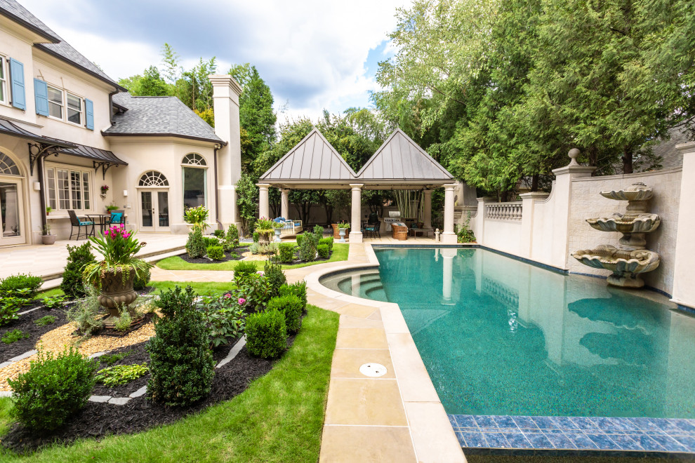 This is an example of an american swimming pool in Atlanta.
