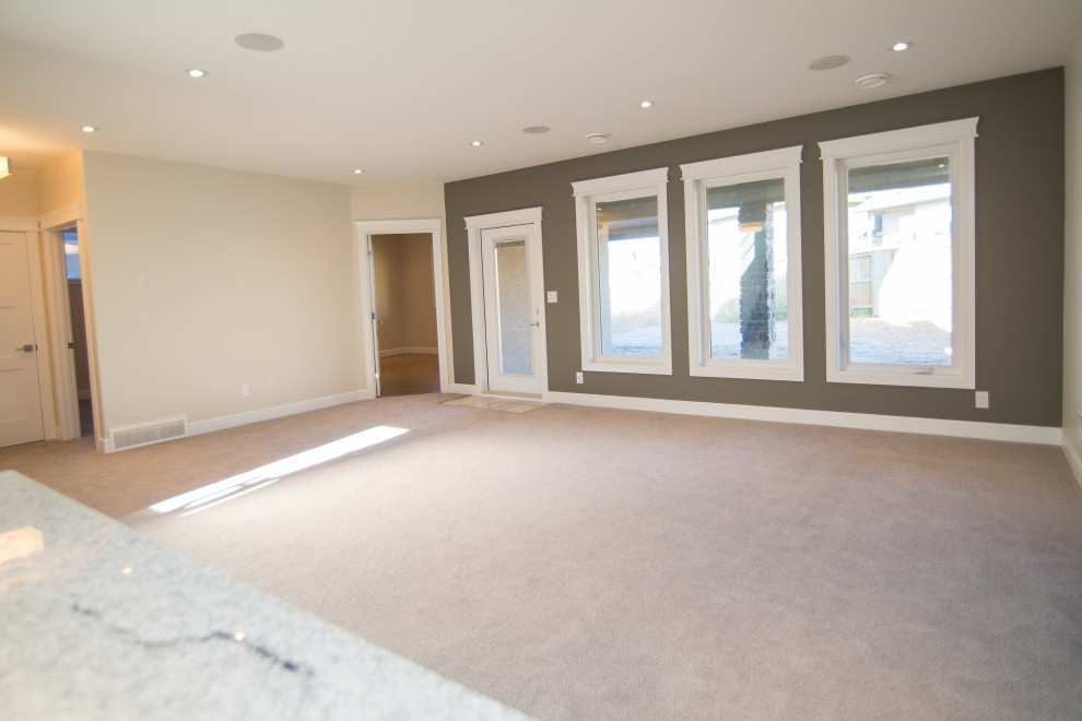 Home design - transitional home design idea