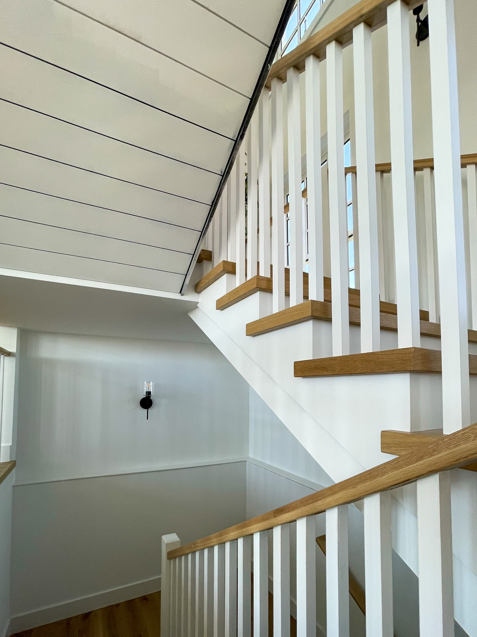 91_U-Shaped Floating Staircase Surrounded by Bucolic Mountain Views, Winchester,