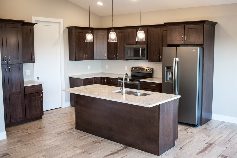 Example of a transitional kitchen design in Cedar Rapids