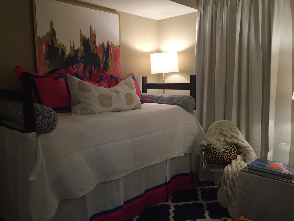 Transitional home design photo in Jackson