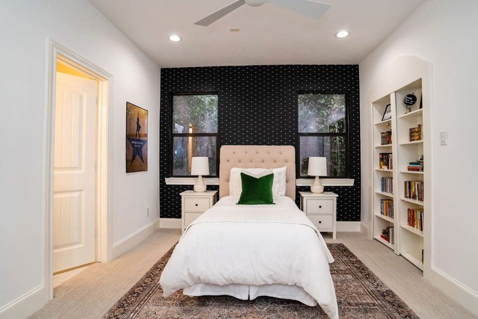 Inspiration for a transitional home design remodel in Houston