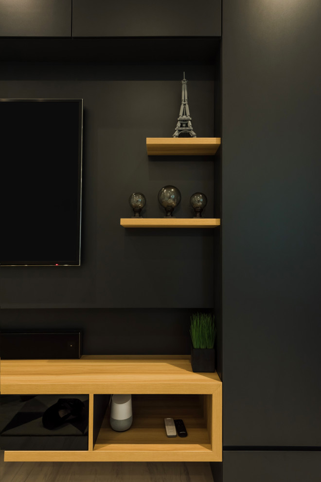 Design ideas for a contemporary storage and wardrobe in Singapore.