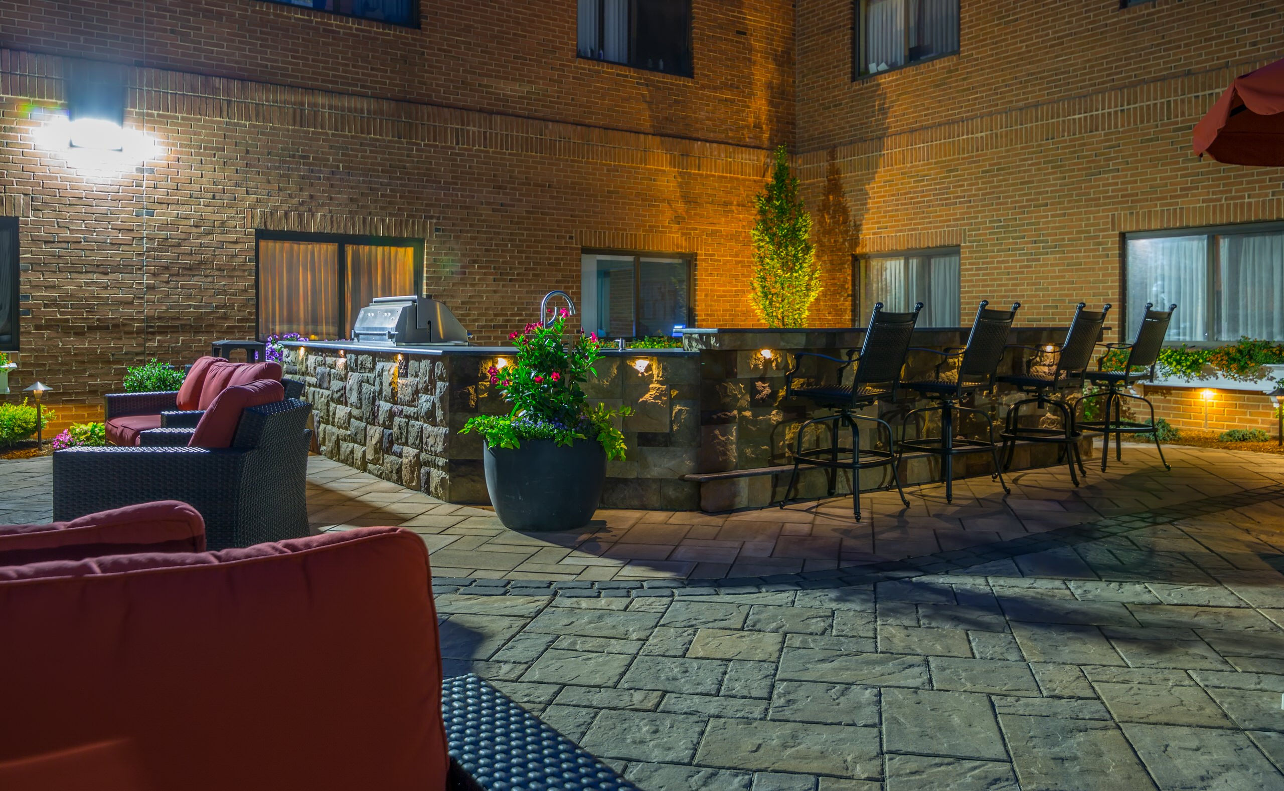 Wilmington, Massachusetts Courtyard