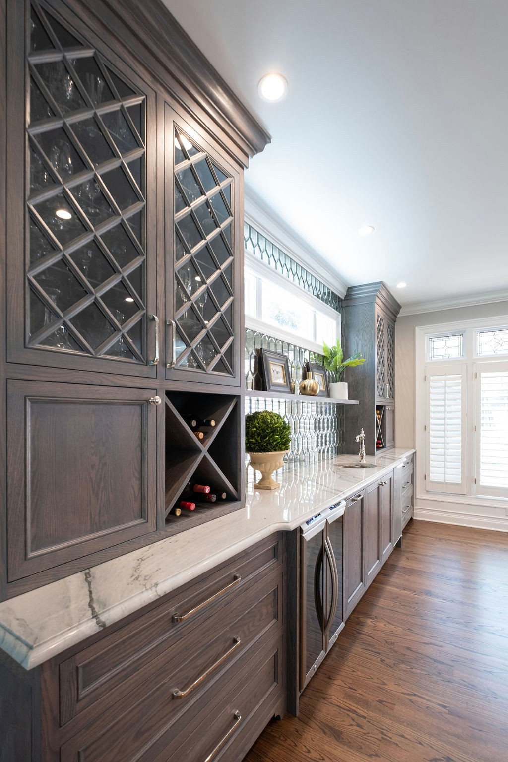Modern Farmhouse Kitchen and Home Bar
