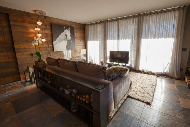 EP Alpine Mansion rustik-vardagsrum