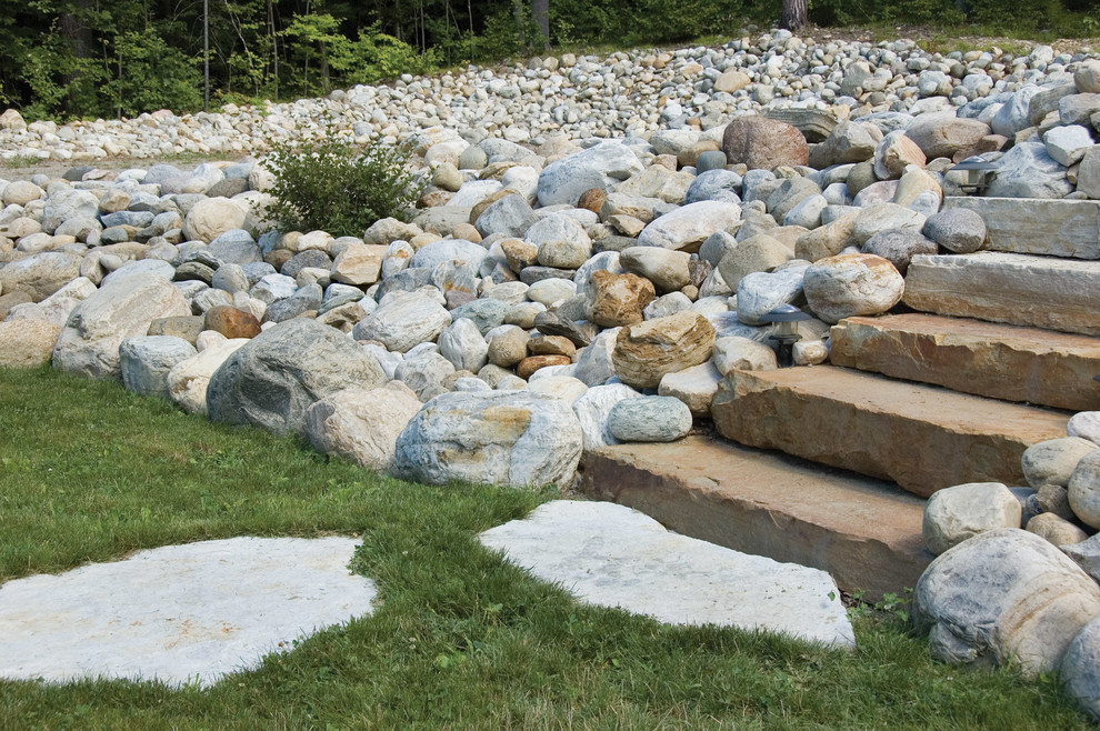 Photo of a rustic landscaping in Chicago.