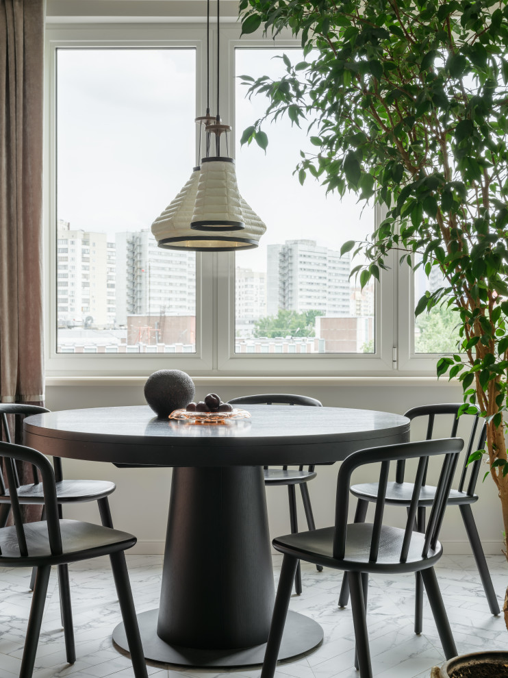 Французское настроение и мотивы шинуазри: семейная квартира