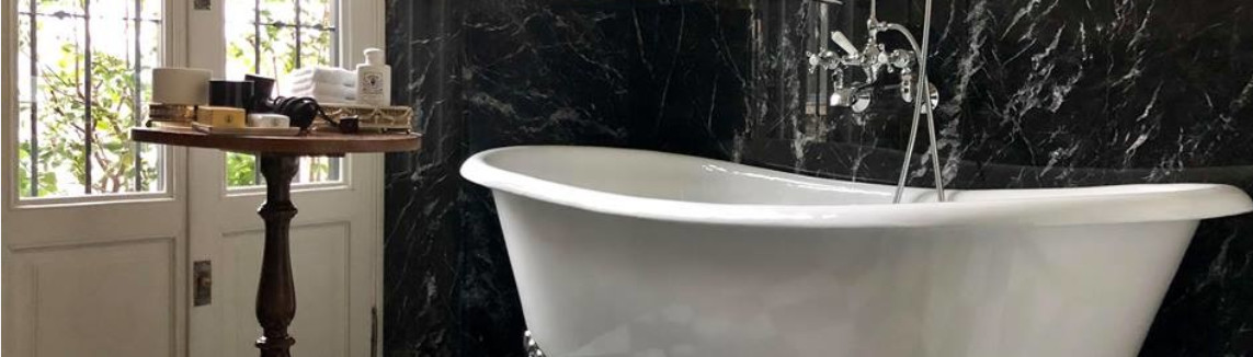 Pavimento marmo bianco carrara con intarsi marmo nero Pavimento marmo bianco