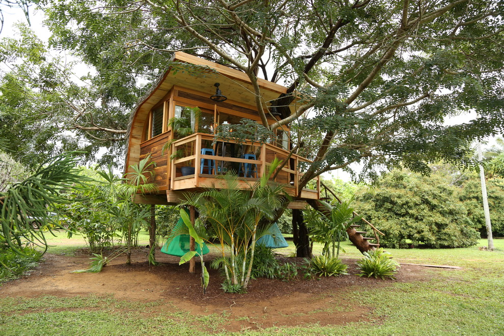 Example of a large island style detached shed design in Hawaii