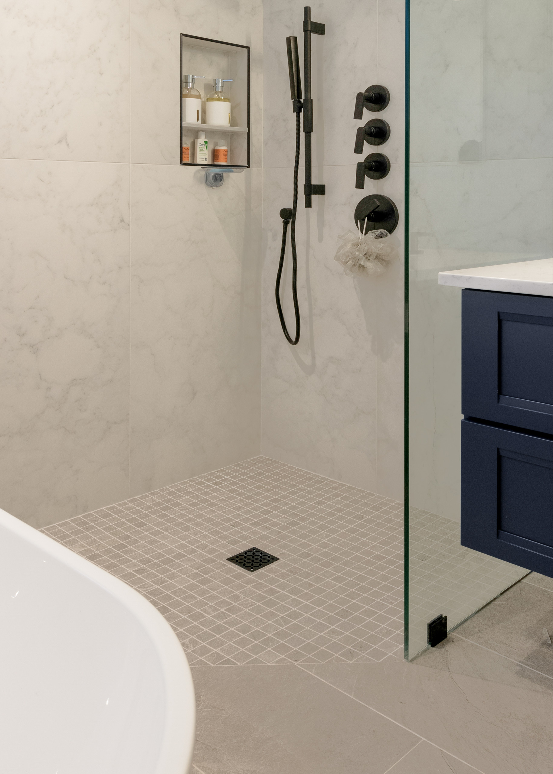 BIG BATH/Small Space