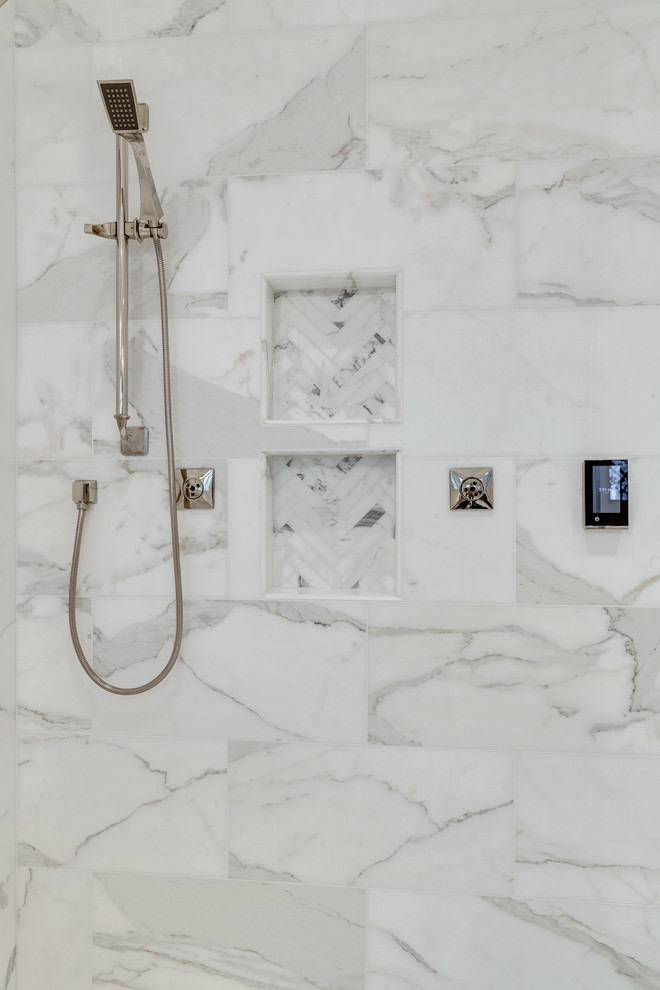 Example of a transitional home design design in Baltimore