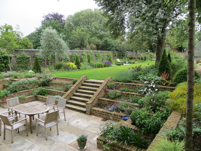 Wimbledon victorian-courtyard