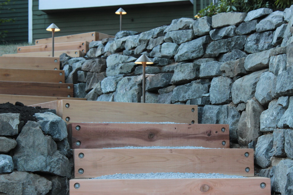 Example of a mountain style home design design in Seattle