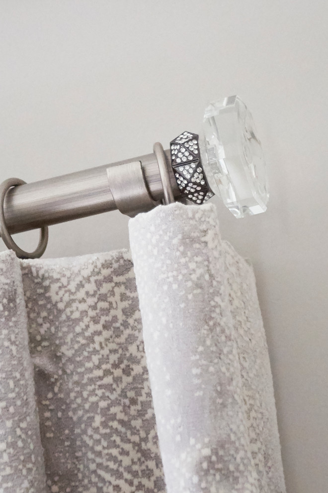 Inspiration for a transitional home design remodel in Chicago