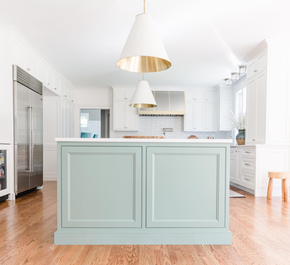Kitchen - transitional kitchen idea in Boston