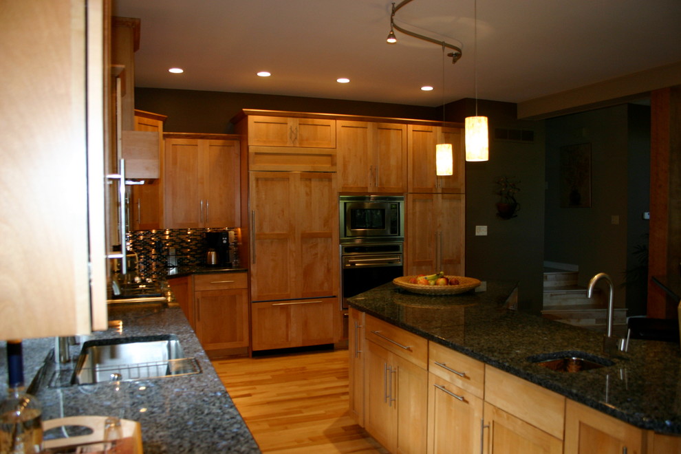 Kitchen - transitional kitchen idea in Baltimore