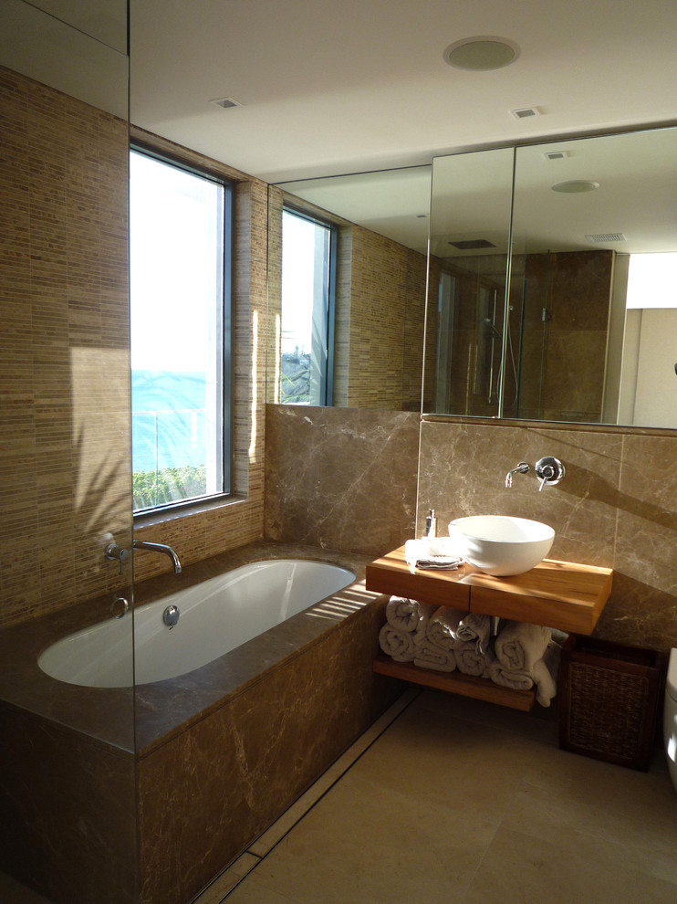 Contemporary bathroom in Sydney.