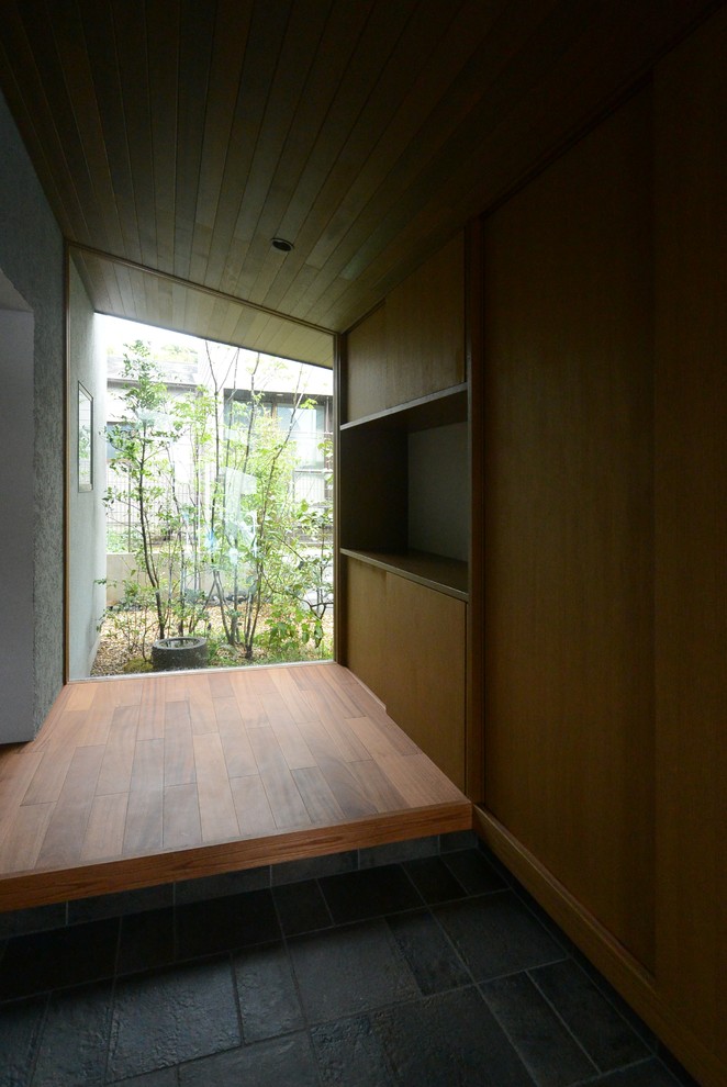Photo of a transitional home design in Tokyo.