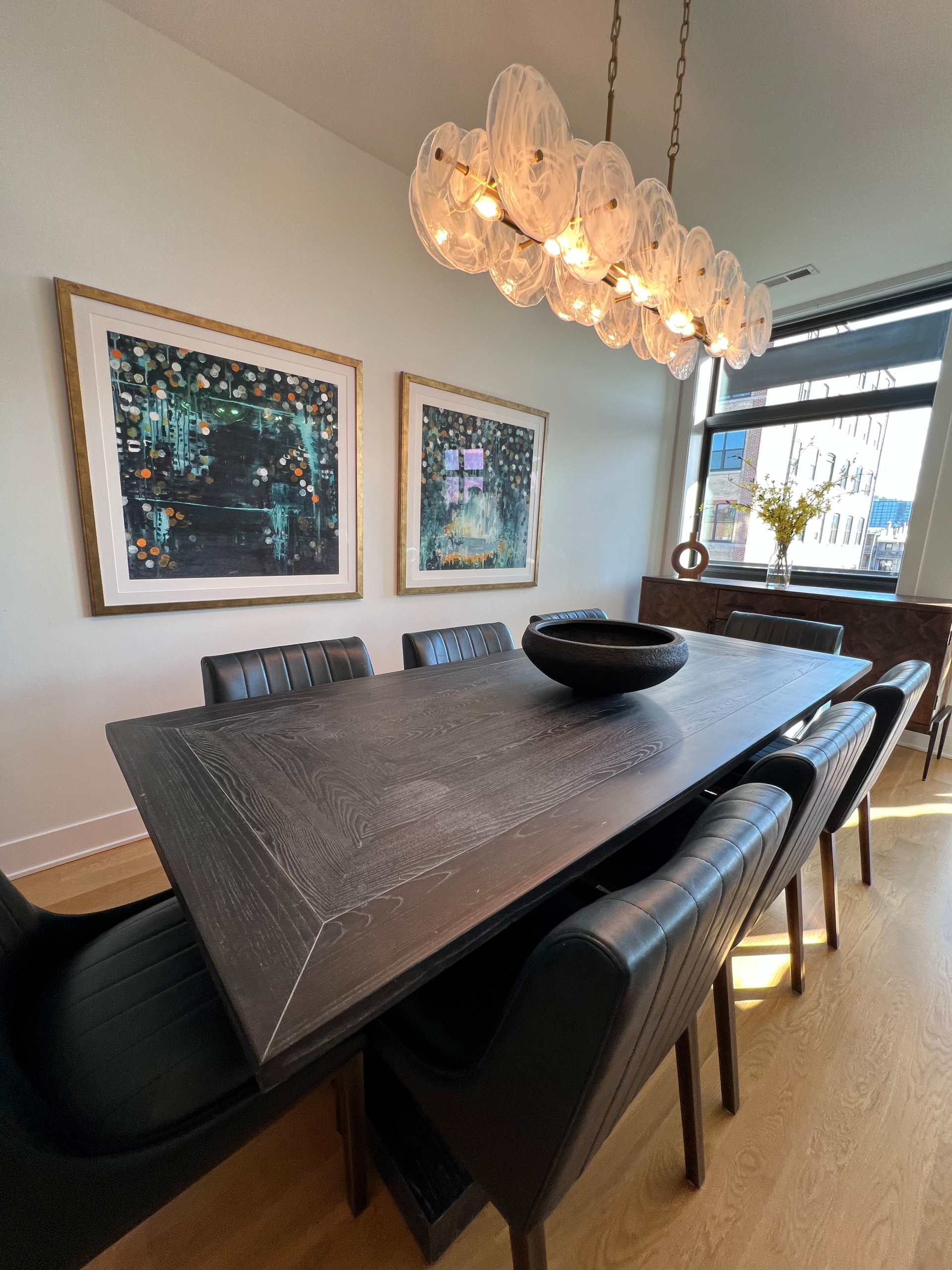 City Chic: Stylish Condo Interior Design