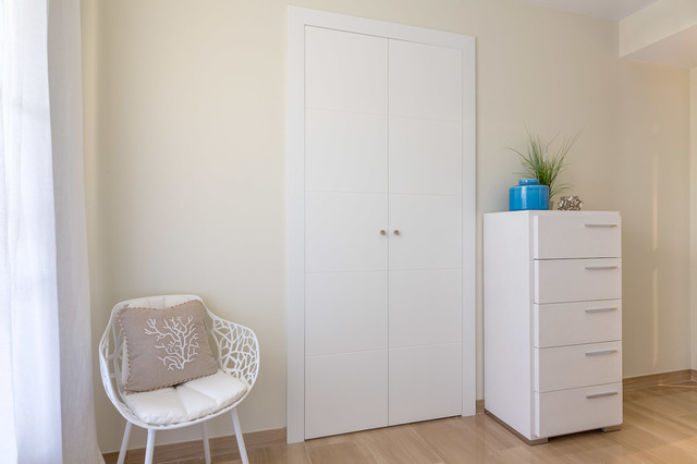 Apartment Bendinat modern-ankleidezimmer