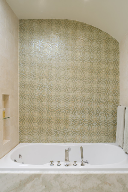 Young modern-badezimmer