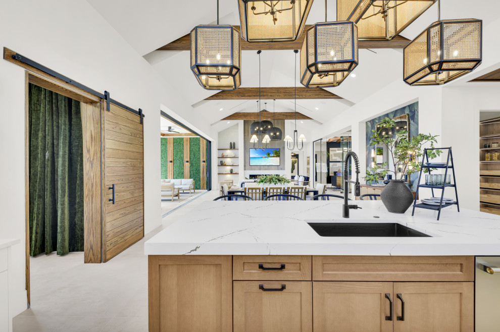 Inspiration for a modern kitchen remodel in Tampa