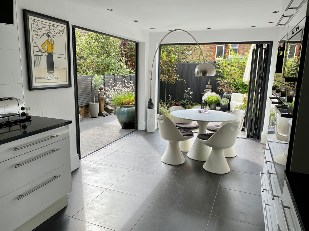 Contemporary Kitchen