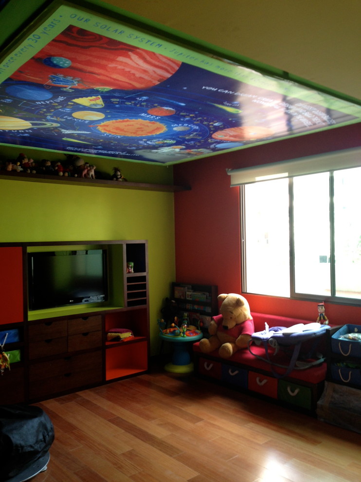 This is an example of an eclectic kids' room in Mexico City.