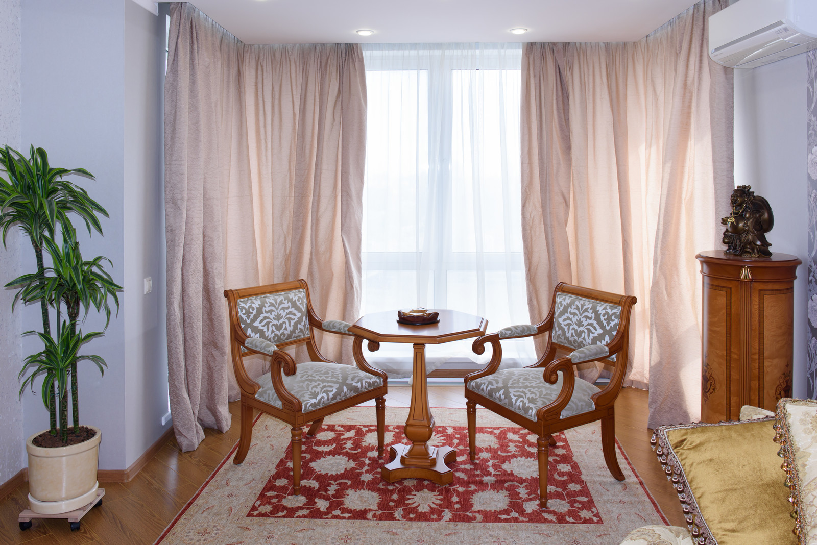 Рыбы в воде. Проект квартиры на Хорошевском шоссе. Эркерная зона