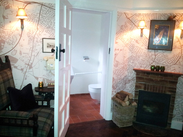 Custom Postcode/Zipcode wallpaper traditional-bathroom