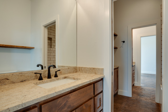 Iowa Park Farm Home american-traditional-bathroom
