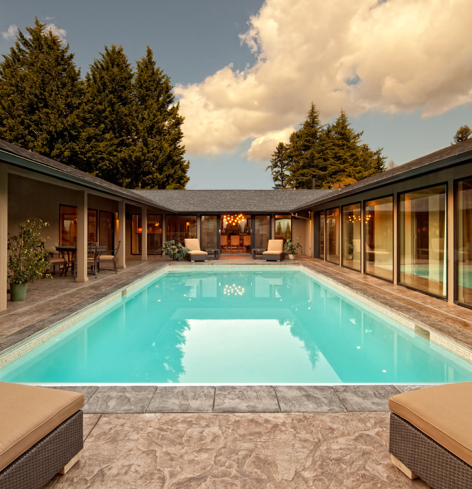 Contemporary courtyard rectangular pool in Portland.