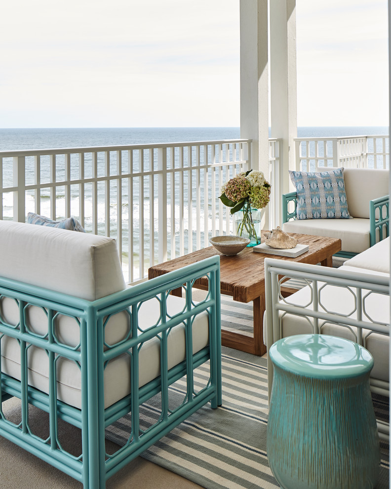 Balcony - coastal balcony idea in Other