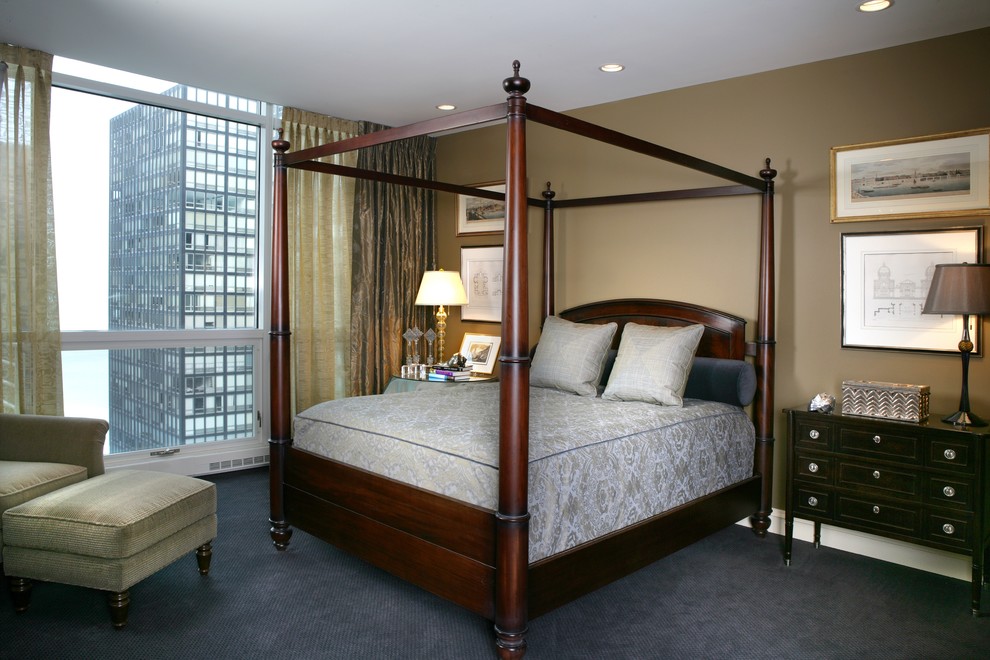 Bedroom - transitional bedroom idea in Chicago