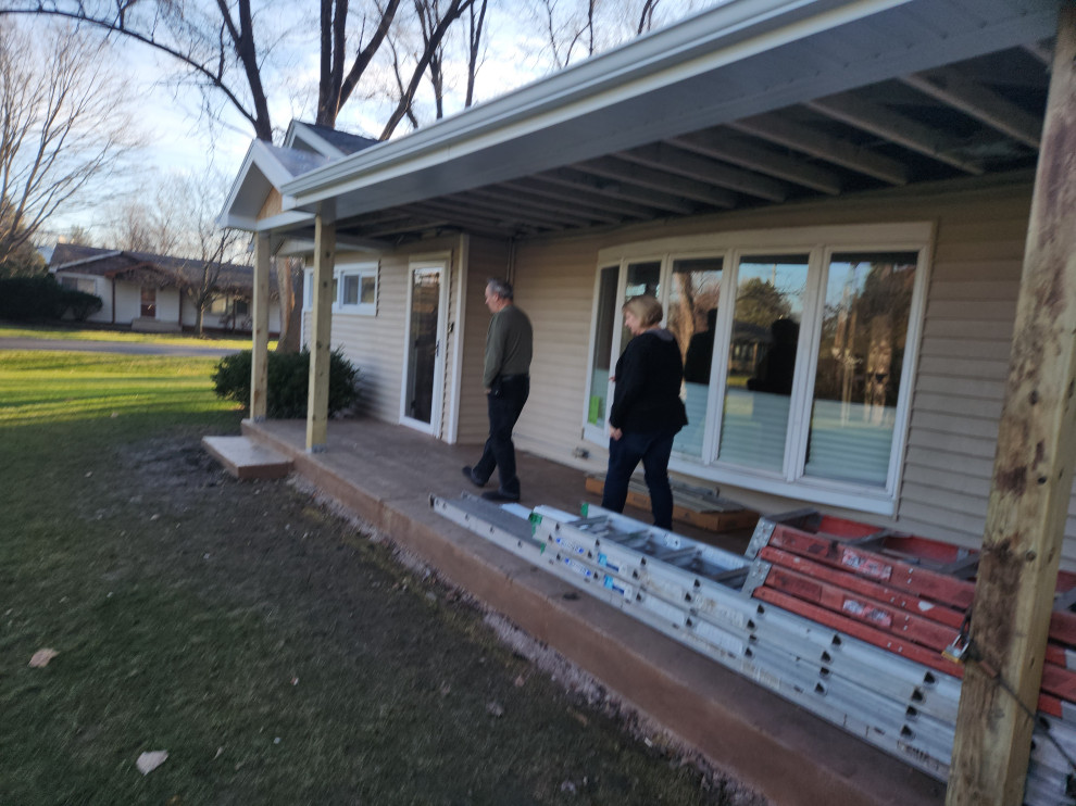 Southern Hospitality Porch - Willow Springs, IL