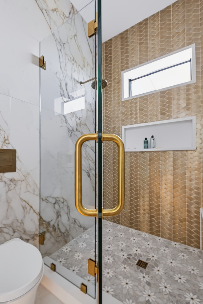 FRAMELESS SHOWERS