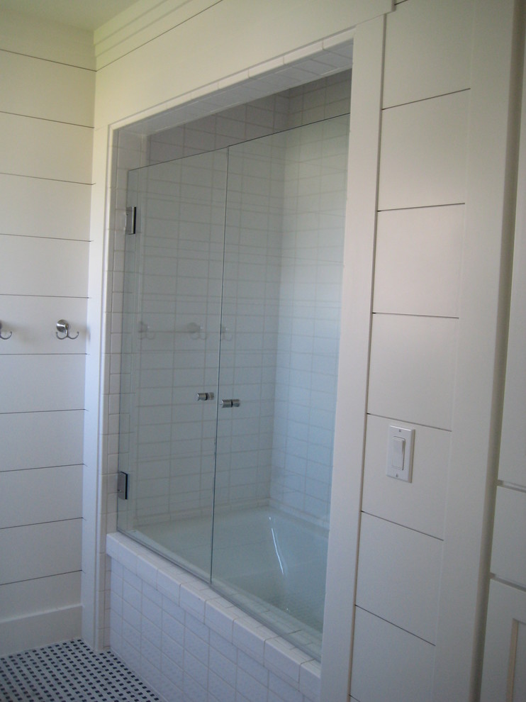 Transitional home design photo in Orange County