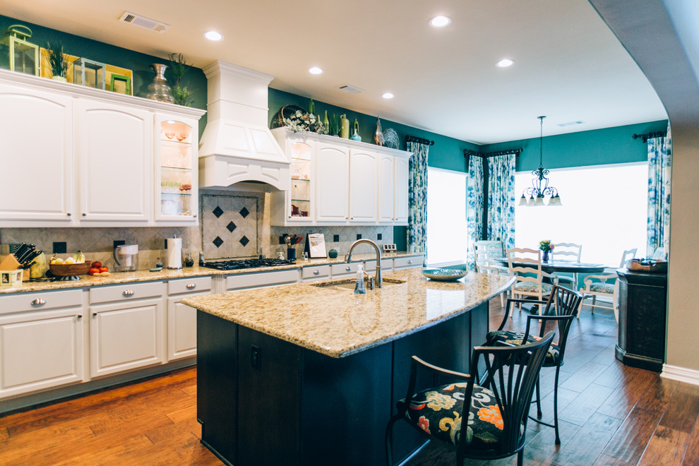 Inspiration for a timeless kitchen remodel in Dallas