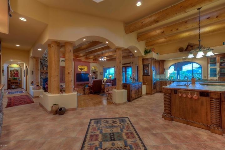 This is an example of a family room in Phoenix.