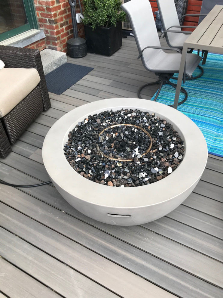 Urban Deck Oasis