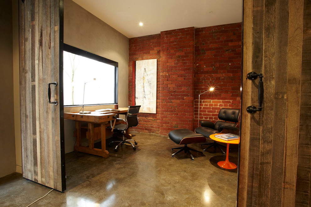 Design ideas for an industrial home office in Melbourne.