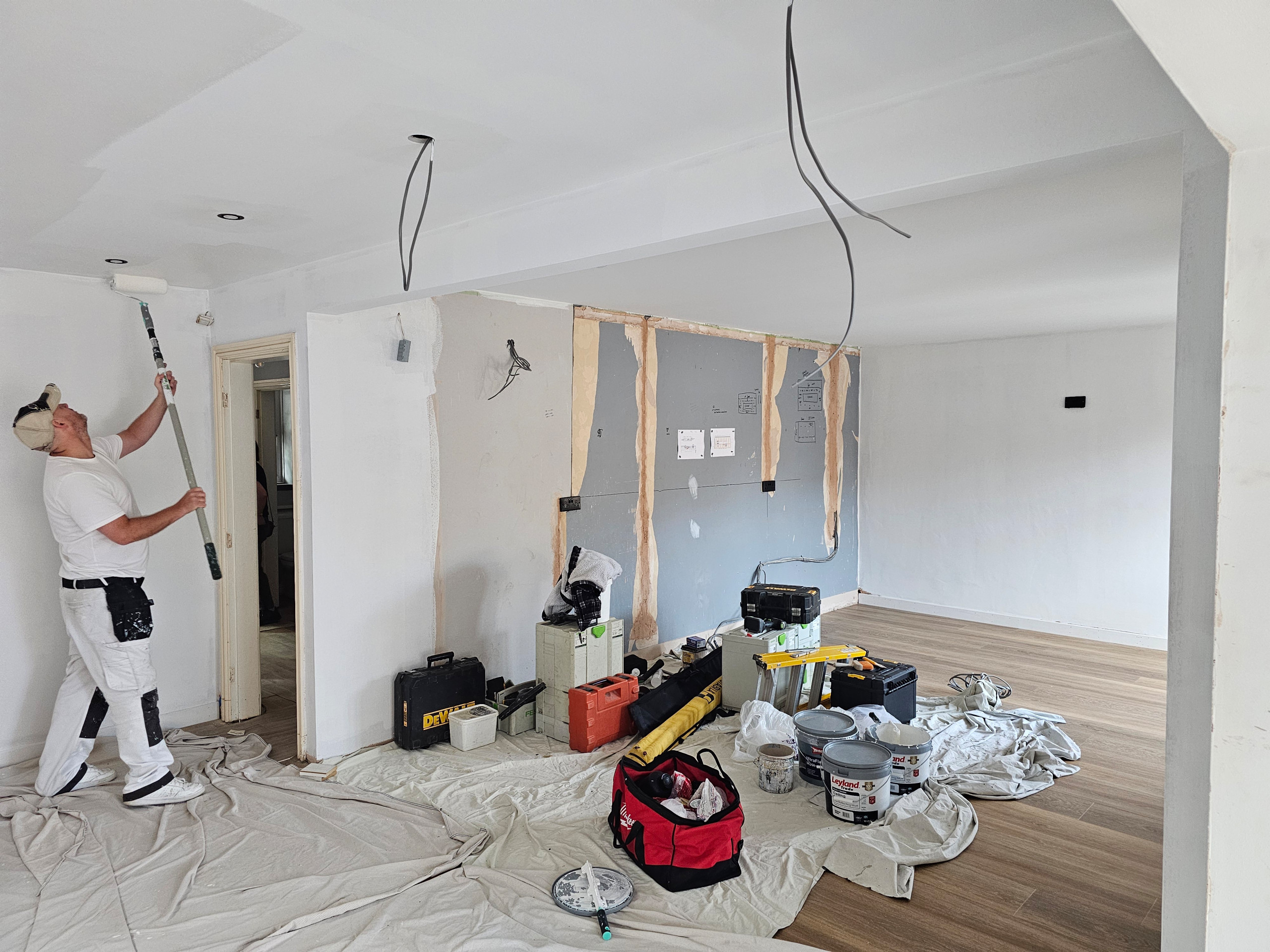 Floor layed and decoration in progress